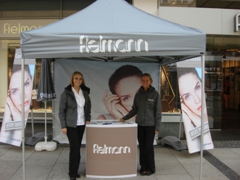 Promoterinnen der Promotionagentur PRO-VOGUE für Alcon Vision Care
